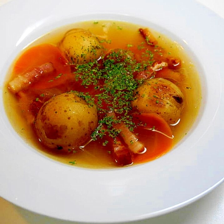 丸ごとだから栄養満点 新じゃがのコンソメスープ レシピ 作り方 By Oppeke22 楽天レシピ